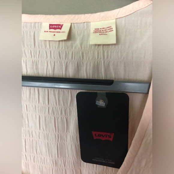 NWT LEVI’S Pink Fawn Tie Textured Top Size Small - Picture 9 of 9